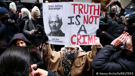 Julian Assange: US still pushing for extradition