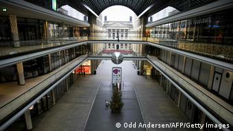 Κλειστά παραμένουν τα καταστήματα της Mall of Berlin τουλάχιστον ως τα τέλη Ιανουαρίου