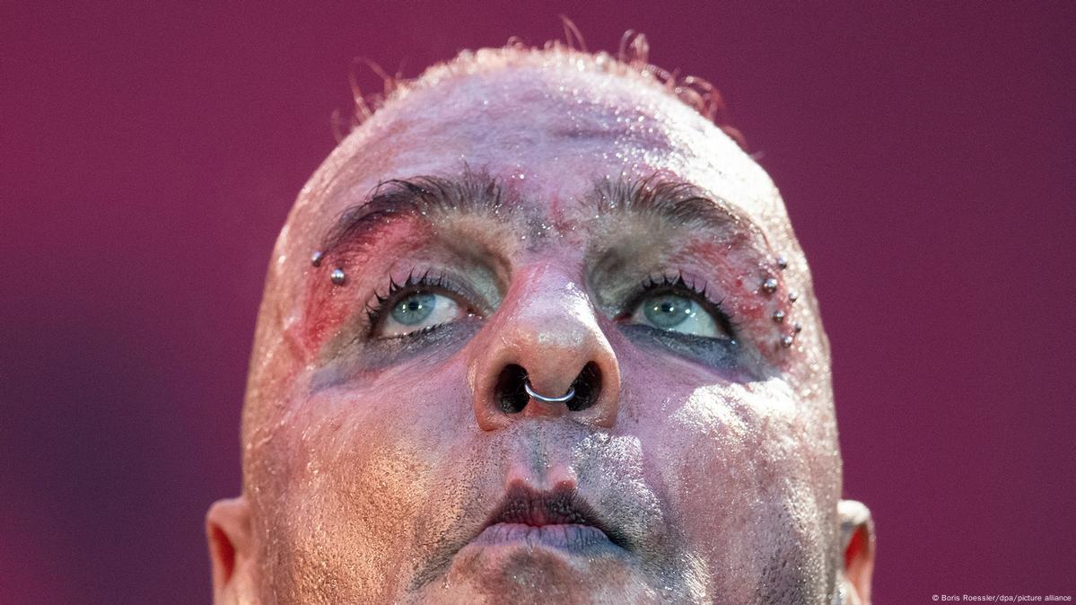 мама сын инцест" vk Лидер Rammstein: концерт в Москве и конец света – DW – 21.05.2021