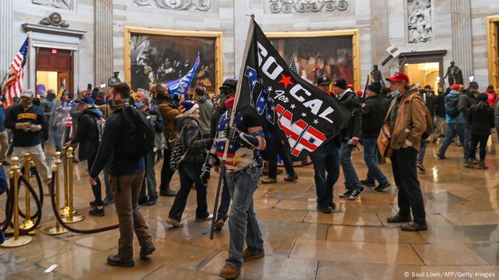 USA Washington | Bestätigung des Wahlergebnis der US Präsidentenwahl: Demonstranten im Capitol 