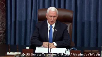 Ο αντιπρόεδρος Πενς μετά τη διακοπή των εργασιών. Τι θα πράξει;