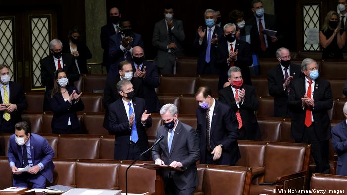 Congress Confirms Biden Win After Day Of Violence As It Happened News Dw 07 01 2021