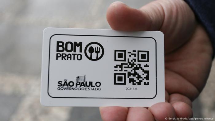 Tarjeta de alimentos.
