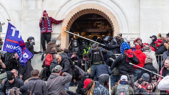 Asalto de manifestantes pro Trump al Congreso de Estados Unidos. (6.01.2021).