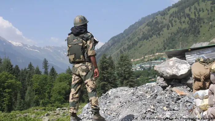 Indien Kashmir | Indischer Soldat