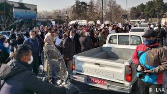 تجمع اعتراضی پزشکان و کادر درمانی در تهران