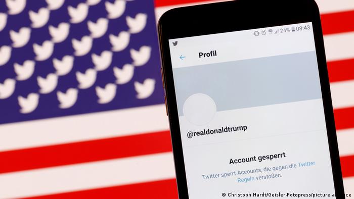 Twitter i-a închis contul fostului preşedinte american Donald Trump