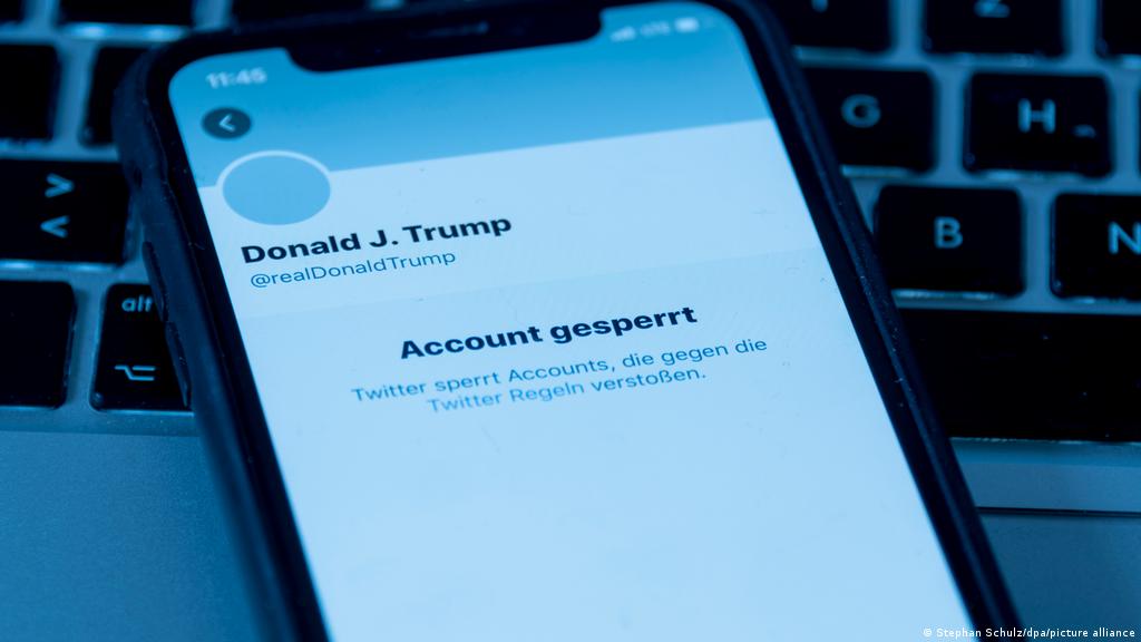 Donald Trump pretende lanzar su propia plataforma de redes sociales, según  exasesor | El Mundo | DW | 21.03.2021
