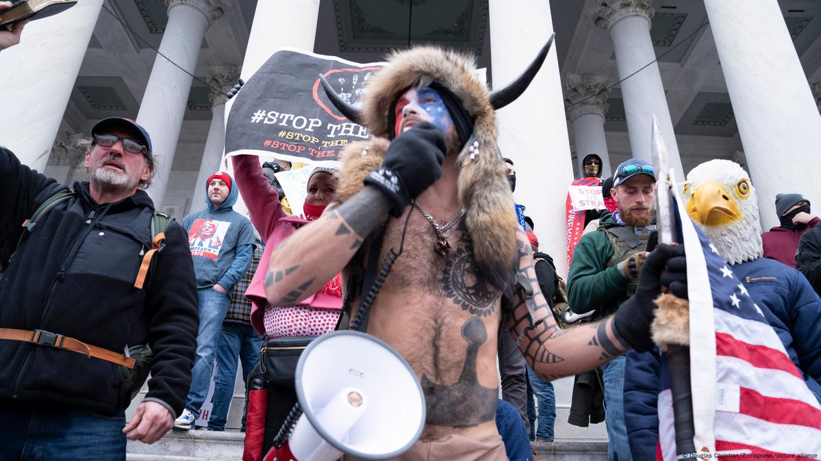 Qanon Shaman Sentenced To 41 Months Over Capitol Riots – Dw – 11 17 2021