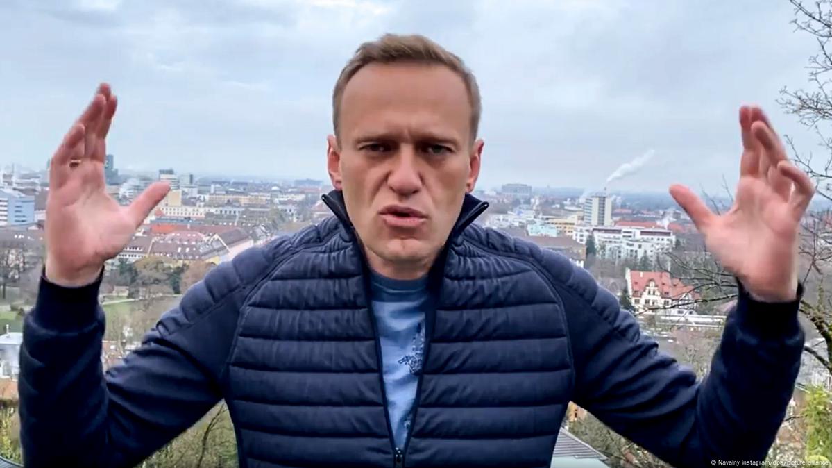 Почему Навальный решил вернуться в Россию: анализ причин и последствий