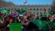 Foto de mujeres que piden el aborto frente al palacio de La Moneda Foto de mujeres que piden el aborto frente al palacio de La Moneda