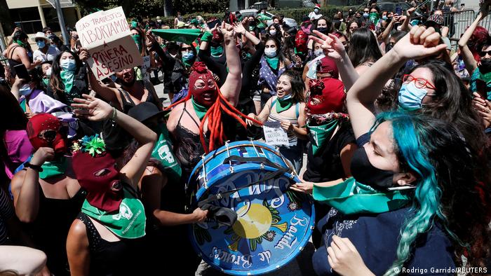 Protestas en pro de la legalización del aborto en Chile. (13.01.2021).