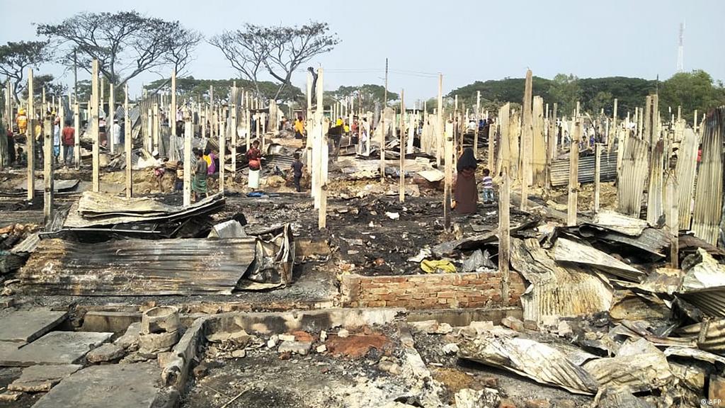 Incendio devasta campo de refugiados rohinyás en Bangladesh y deja miles  sin refugio | El Mundo | DW | 14.01.2021