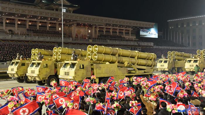 Nordkorea Zeigt Bei Militarparade Muskeln Aktuell Asien Dw 15 01 21