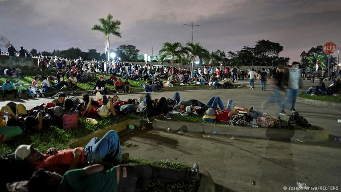 Honduras First Migrant Caravans Of 21 Depart For Us News Dw 16 01 21