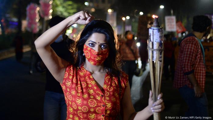 ধর্ষণের শাস্তির দাবিতে ঢাকার রাস্তায় মাঝেমাঝেই প্রতিবাদ কর্মসূচি দেখা যায় (ফাইল ফটো)