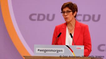 Almanya Savunma Bakanı Annegret Kramp-Karrenbauer