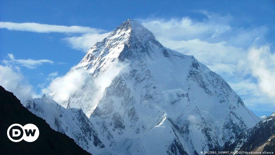 pakistan-worries-mount-over-missing-k2-climbers-dw-07-02-2021