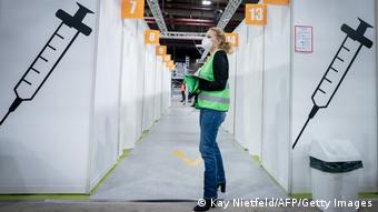 Καθυστερούν οι εμβολιασμοί σε πολλά κρατίδια της Γερμανίας Καθυστερούν οι εμβολιασμοί σε πολλά κρατίδια της Γερμανίας