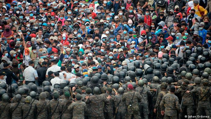 Guatemala | Vado Hondo | Zusammenstoß Polizei und Migranten aus Honduras