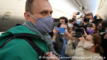 Με δημοσιογράφους στην πτήση της επιστροφής στη Μόσχα