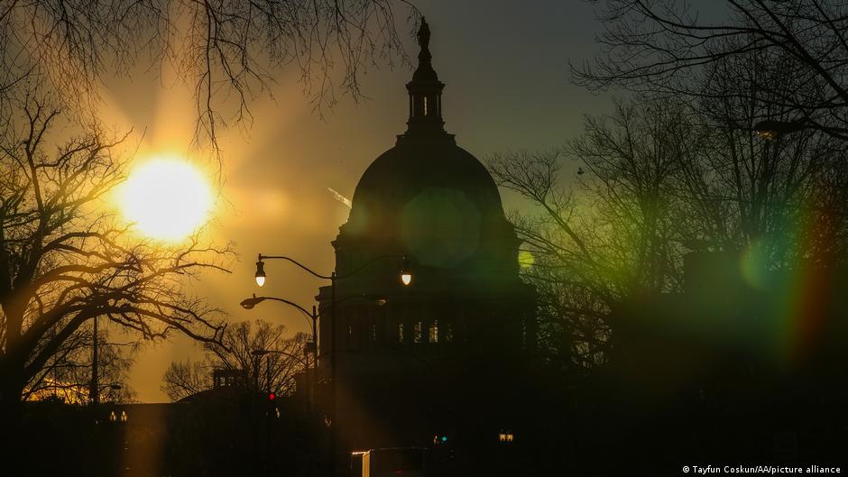 US Capitol: Parachute demo sparks security scare, evacuation | News | DW - Vimarsana News