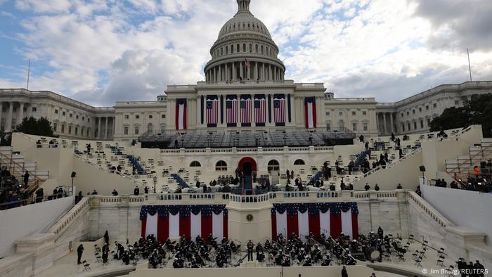 Imagem da frente do Capitólio, em Washington, antes da posse de Joe Biden