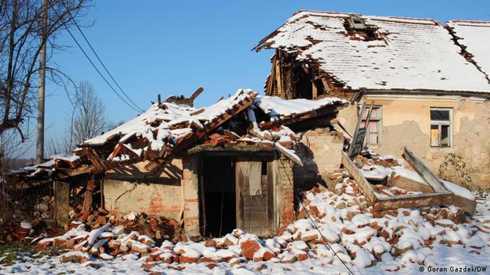Oštećena kuća u Petrinji