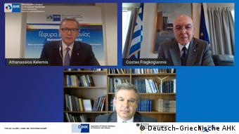 Από ψηφιακό πάνελ Από ψηφιακό πάνελ