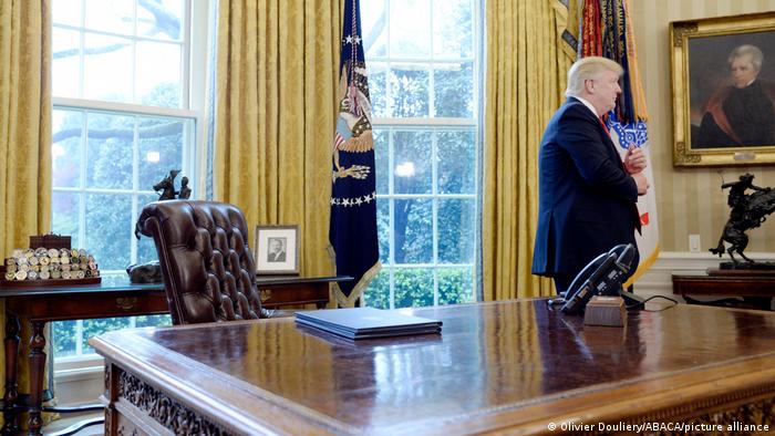 Washington | Weißes Haus Oval Office | Triump