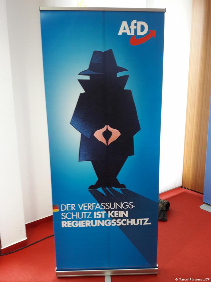 AfD je više puta optuživala Saveznu službu za zaštitu ustava da nije politički neutralna