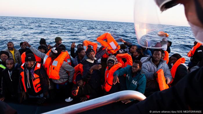 «Ocean Viking» rettet im Mittelmeer Migranten «Ocean Viking» rettet im Mittelmeer Migranten