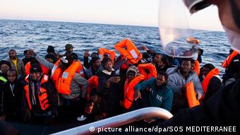 Tareq Alaows aide, à travers une alliance, au sauvetage en mer des migrants