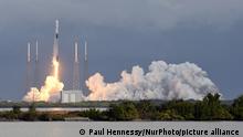 Cohete de SpaceX despliega carga récord de satélites