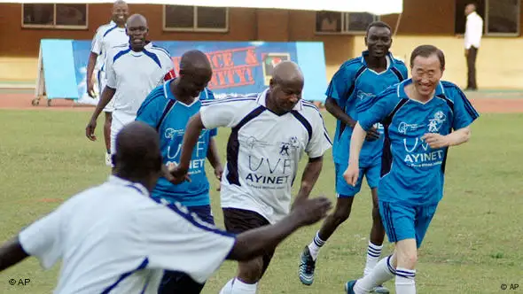 UN Fußballspiel Flash-Galerie