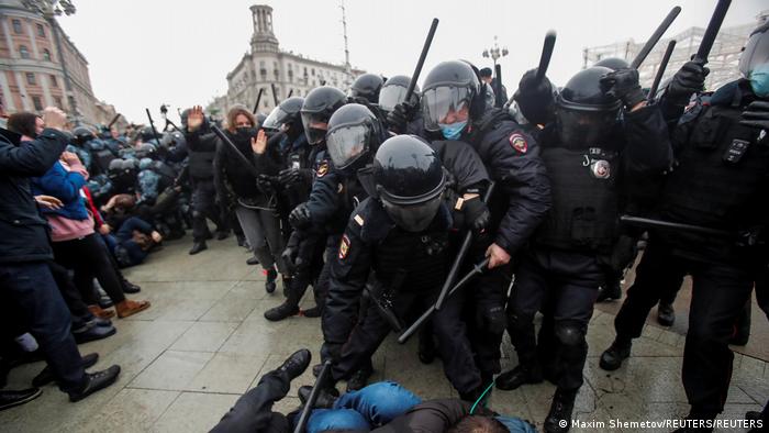Разгон протестов в поддержку оппозиционного политика Алексея Навального в Москве 23 января 2021 года