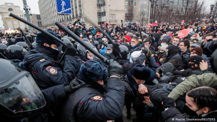 Хиляди бяха задържани по време на протестите в подкрепа на Навални.