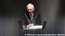 Wolfgang Schäuble (CDU), Bundestagspräsident, spricht vor der Gedenkrede bei der Gedenkstunde des Deutschen Bundestags aus Anlass des Tags des Gedenkens an die Opfer des Nationalsozialismus.