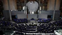 Wolfgang Schäuble (CDU), Bundestagspräsident, spricht vor der Gedenkrede bei der Gedenkstunde des Deutschen Bundestags aus Anlass des Tags des Gedenkens an die Opfer des Nationalsozialismus.