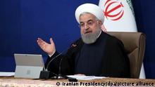 Hassan Ruhani, Präsident des Iran, spricht während einer Kabinettssitzung. Präsident Ruhani hat die Gegner von Internet-Freiheiten im Iran scharf kritisiert. Hintergrund der Kritik des Präsidenten ist ein Verfahren gegen seinen Kommunikationsminister, der eine Blockierung des Onlinedienstes Instagram verhindert und auch eine Anweisung für Internet-Beschränkungen ignoriert haben soll. +++ dpa-Bildfunk +++