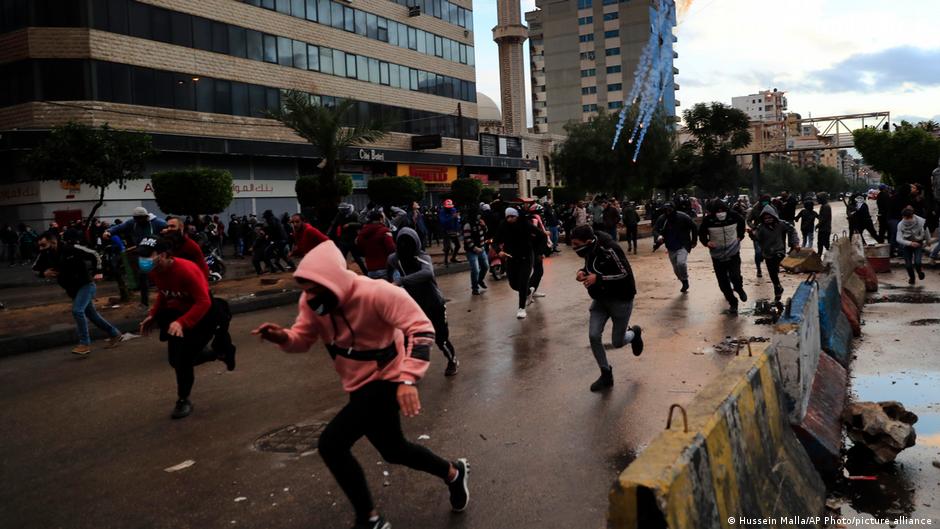Lebanon: Violence escalates after protester′s death | News | DW - Vimarsana News