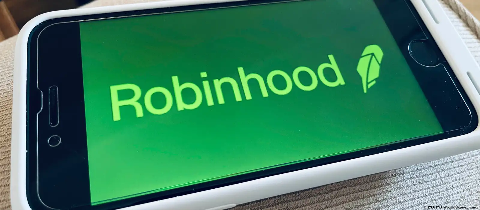 散户大军横扫华尔街股市“罗宾汉”劫贫济富？