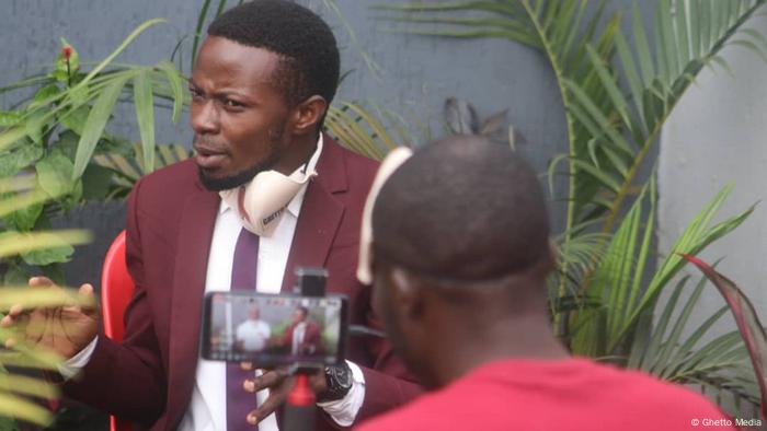 Kasirye Saif Ilah Ashraf, periodista ugandés detenido luego de cubrir manifestaciones de la oposición en su país.