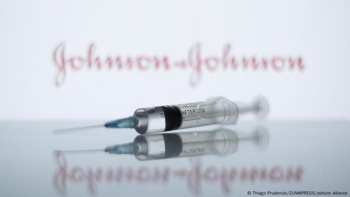 La FDA respalda la efectividad de la vacuna contra el COVID-19 de Johnson &  Johnson | Coronavirus | DW | 24.02.2021