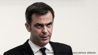 Frankreich Gesundheitsminister Olivier Véran bei einer Pressekonferenz