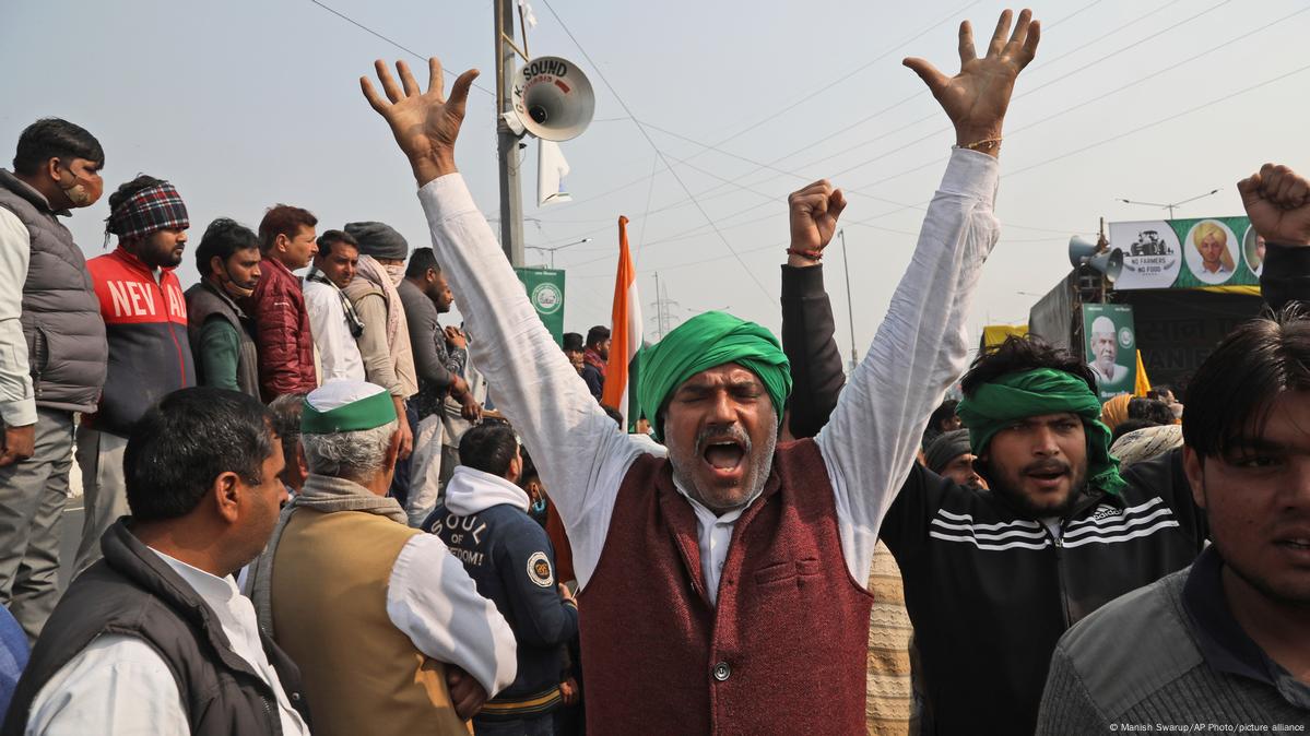 Punjab Police endangers PM Modi's security, allows protestors to