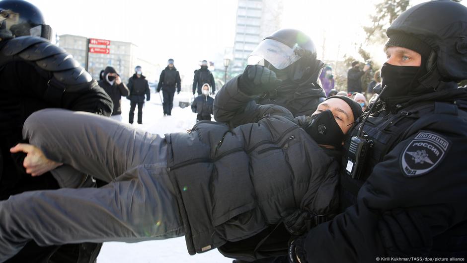 Navalni protestolarında gözaltıların sayısı bini aştı