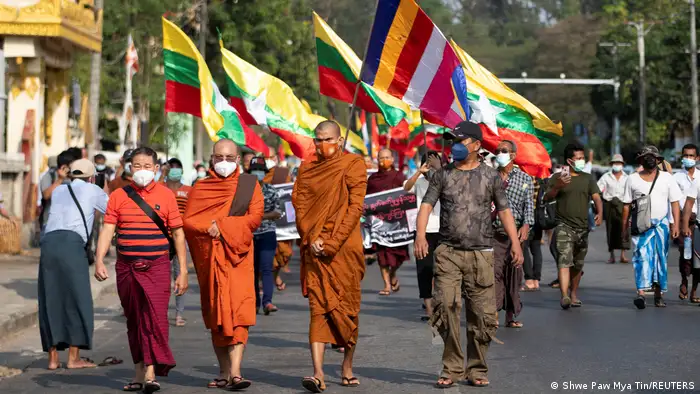 Myanmar Buddhistische Mönche Protest Opposition 