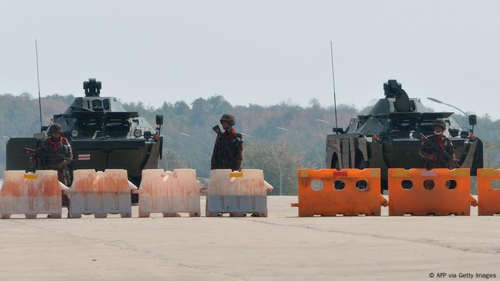 Sotni Tysyach Demonstrantov Protestuyut V Myanme Protiv Putcha Novosti Iz Germanii O Sobytiyah V Mire Dw 14 02 2021