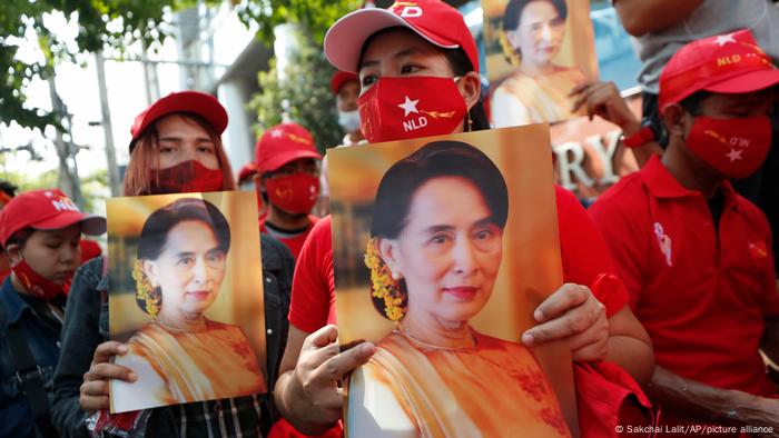 Bangkok: Anhänger aus Myanmar demonstrieren für Aung San Suu Kyi Bangkok: Anhänger aus Myanmar demonstrieren für Aung San Suu Kyi